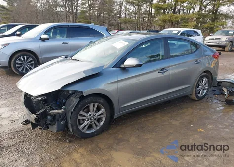 2017 Hyundai Elantra Value Edition z USA, uszkodzony, nr VIN KMHD84LFXHU246460
